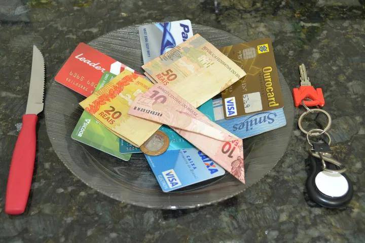 50ETF期权行权价怎么算<strong></p>
<p>股票持仓价怎么算</strong>？交易ETF期权一张是多少？