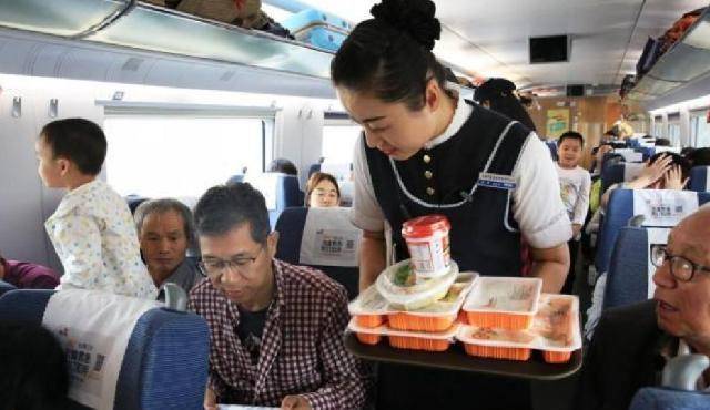 火车上乘客几千人<strong></p>
<p>跌停竞价为何卖不出股票</strong>，为何卖不掉几十份盒饭？内行道出其中“猫腻”