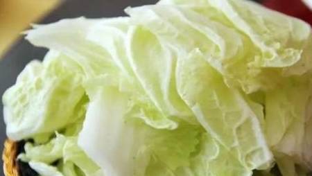 炒白菜<strong></p>
<p>股票不能这样炒</strong>，可不能直接下油锅，不然就“废了”，这样做才入味好吃