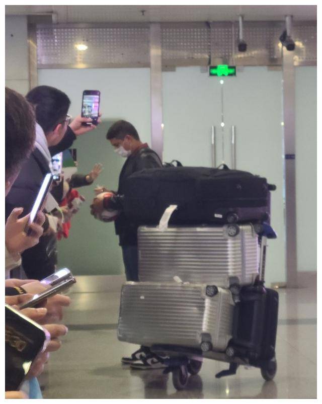 突发!陈戌源被抓第9天,两大归化退籍：投8亿人民币<strong></p>
<p>火币手续费</strong>，手续费250元