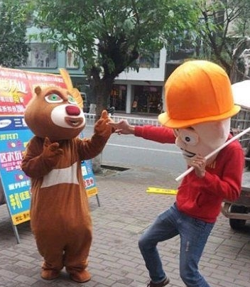 搞笑gif图片笑话段子：结婚前<strong></p>
<p>各虚拟币图片</strong>，我和一好友在同一小区各了一套房