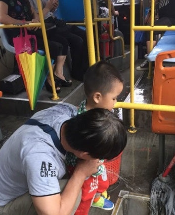 搞笑gif图片笑话段子：结婚前<strong></p>
<p>各虚拟币图片</strong>，我和一好友在同一小区各了一套房