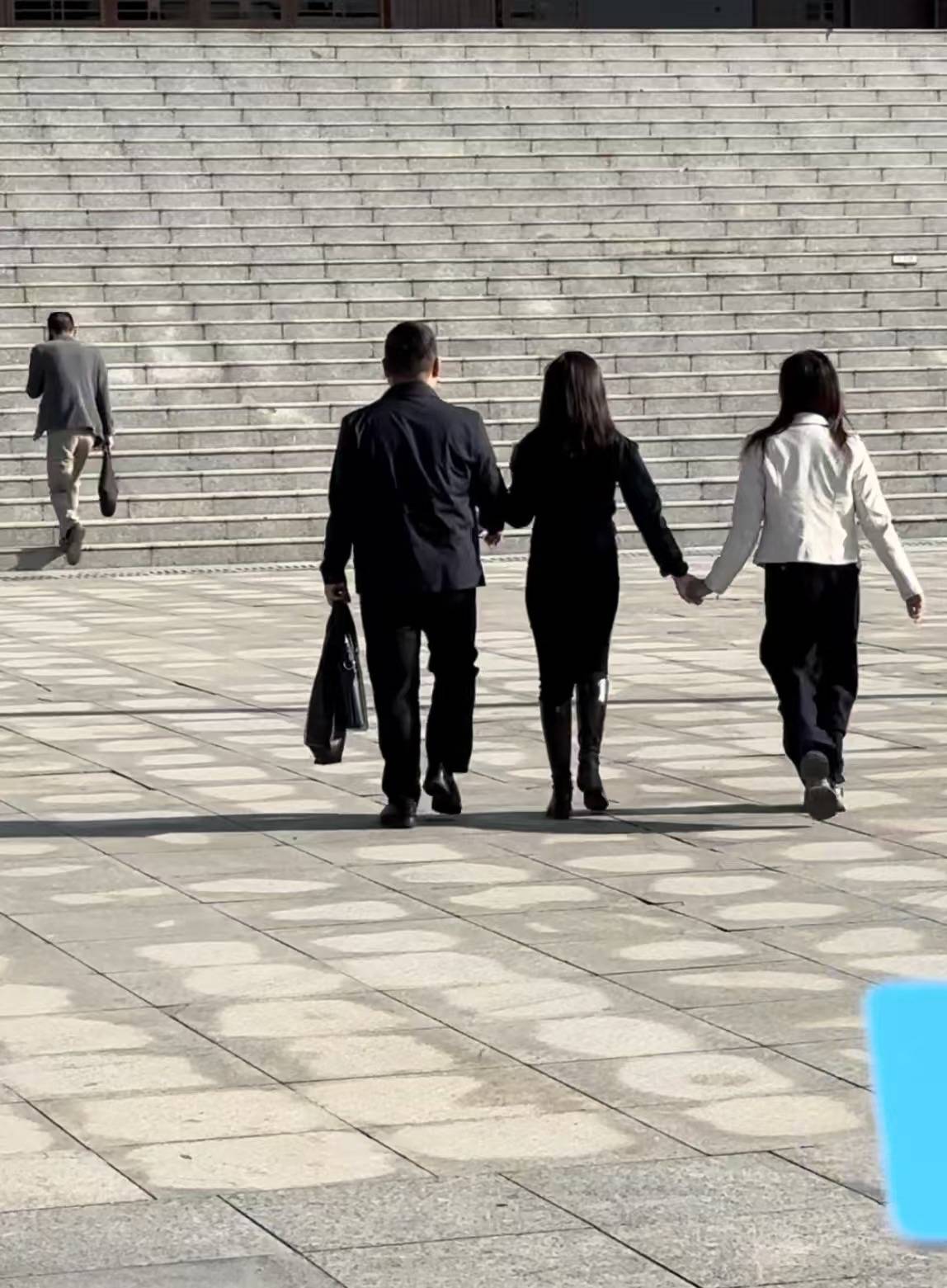 死刑！余华英拐卖儿童案重审宣判<strong></p>
<p>虚拟币黑钱</strong>，其当庭表示上诉