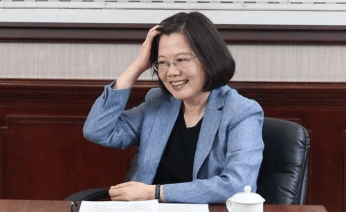 果然没让大陆失望！蔡英文凌晨返台<strong></p>
<p>虚拟币黑钱</strong>，下飞机前讲出3个词，民进党底牌打光