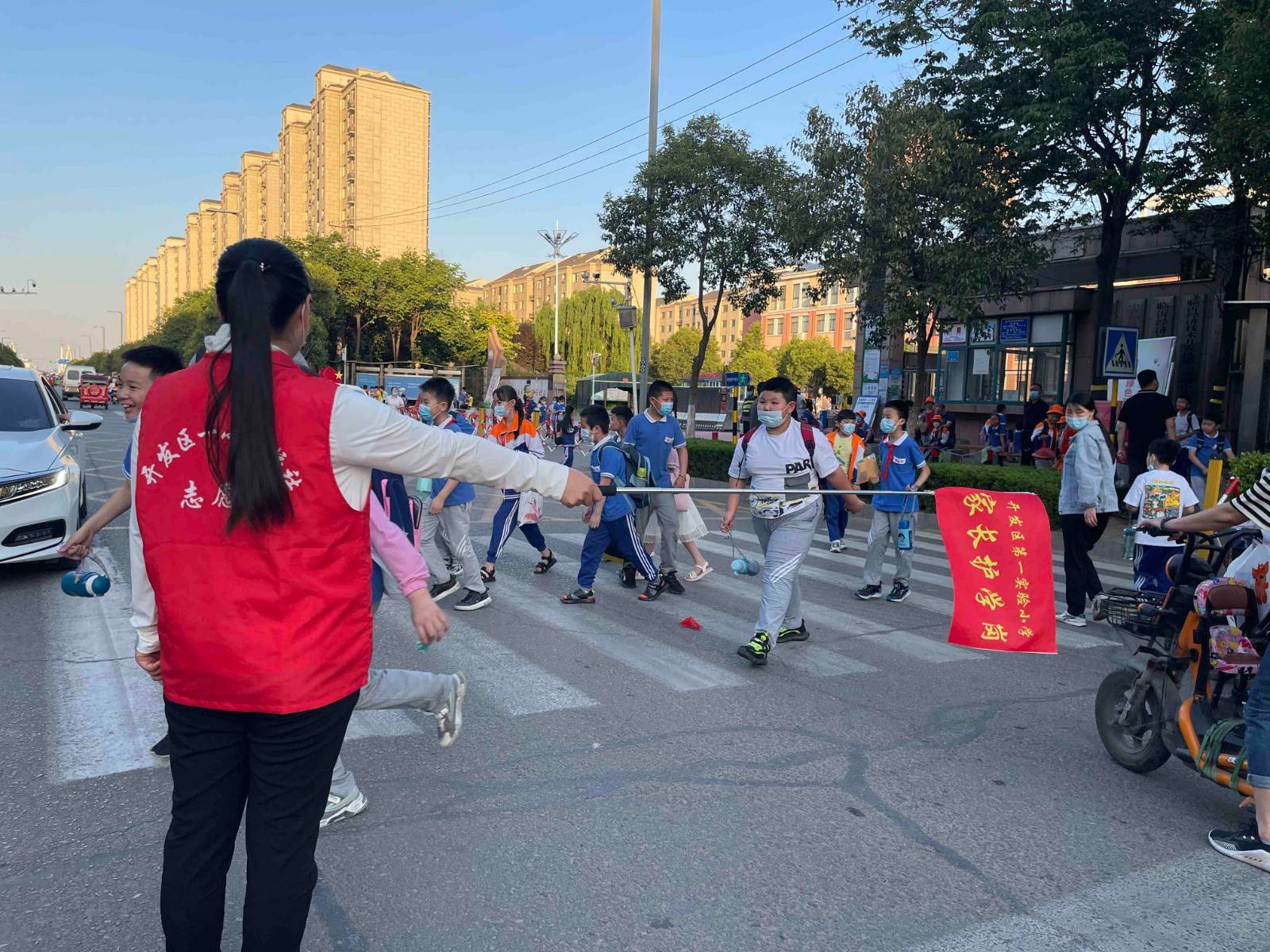调查称近8成网友反对学校设置家长“护学岗”：真遇到歹徒咋办<strong></p>
<p>虚拟币黑钱</strong>？