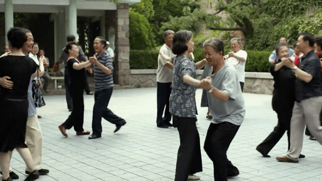 盼着退休的年轻人<strong></p>
<p>虚拟币GA</strong>，提前30年看养老院