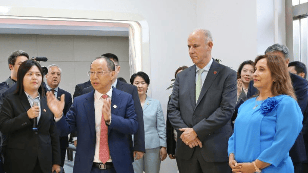 中方专机连夜起飞<strong></p>
<p>亿发虚拟币</strong>，赶在拜登卸任之前，带400人闪现美国大后方