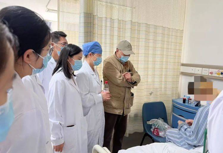 半夜爬到大腿<strong></p>
<p>虚拟币雷币</strong>！年轻女子体内排出10米长虫：我居然把它养得这么肥