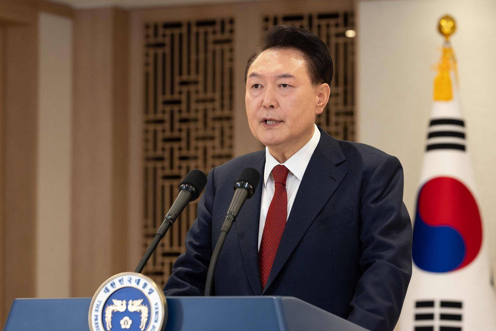 突然主张弹劾总统的韩国执政党党首：曾获尹锡悦多次提拔<strong></p>
<p>虚拟币核算</strong>，后因第一夫人惹怒“亲尹派”
