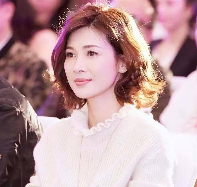 富商周旭辉<strong></p>
<p>到币虚拟币</strong>，44岁娶小12岁女星童蕾，获刑3年后，妻女过得如何？