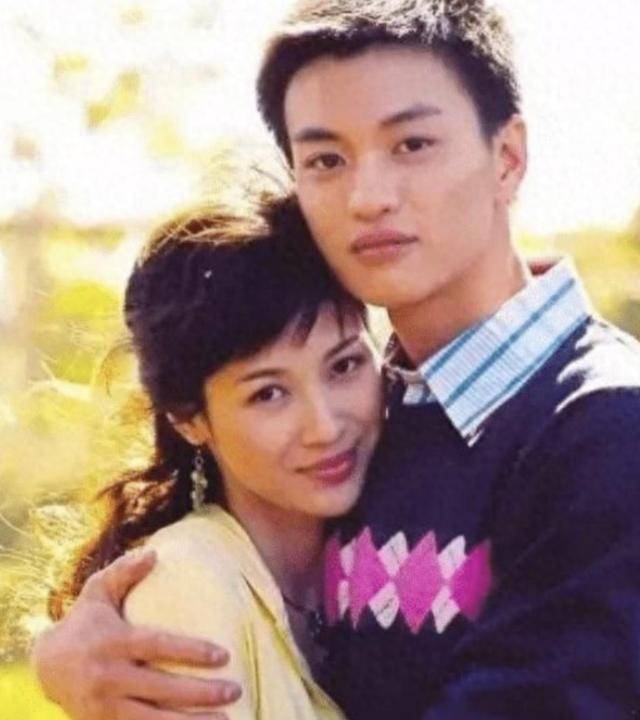 富商周旭辉<strong></p>
<p>到币虚拟币</strong>，44岁娶小12岁女星童蕾，获刑3年后，妻女过得如何？