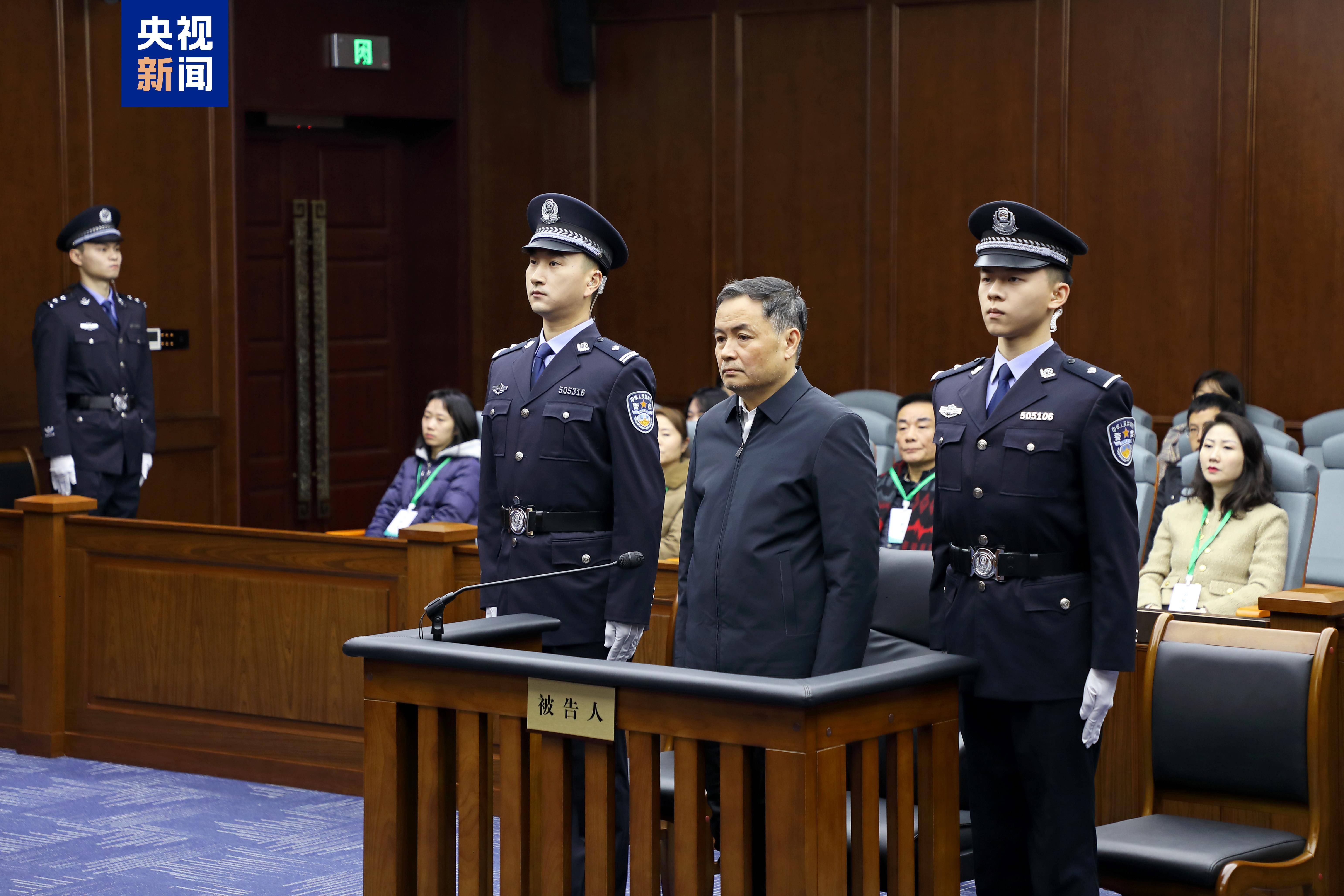副处级贪到副部级<strong></p>
<p>虚拟币获批</strong>，从财政部“空降”半年就落马，他获刑14年
