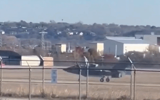 076四川舰到底余了几万吨<strong></p>
<p>虚拟币群主</strong>？神秘的黑色飞机又是啥？