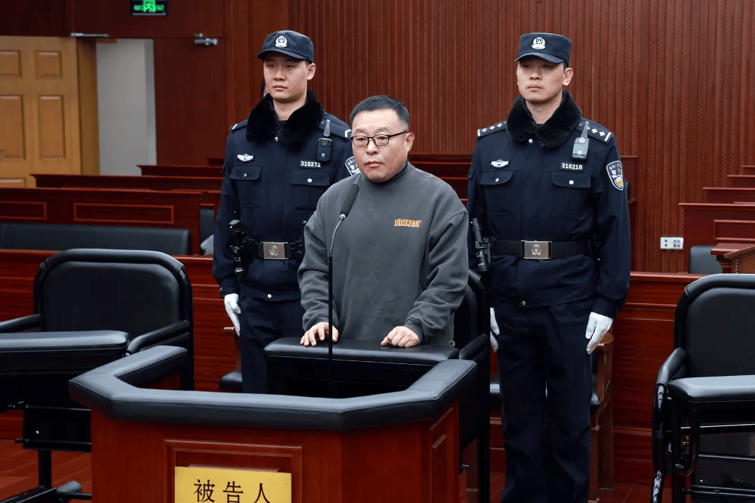 姚凯<strong></p>
<p>虚拟币付款</strong>，在上海市静安区副区长、浦东新区副区长、上海市住建委主任等职上，受贿5632万