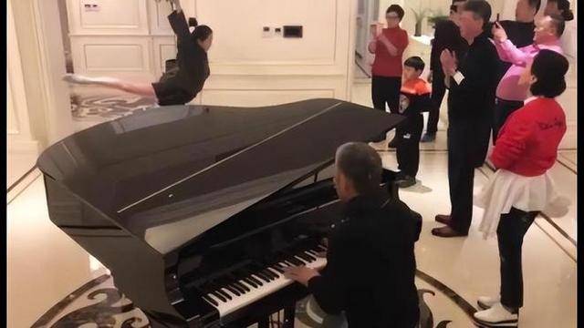 冯小刚直言：她太能装了<strong></p>
<p>虚拟币付款</strong>，永远红不了，就更别提拿奖了