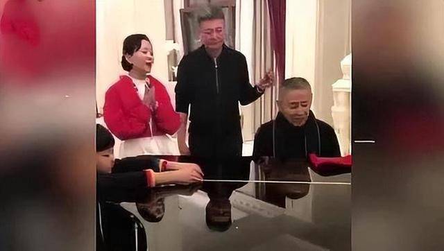 冯小刚直言：她太能装了<strong></p>
<p>虚拟币付款</strong>，永远红不了，就更别提拿奖了