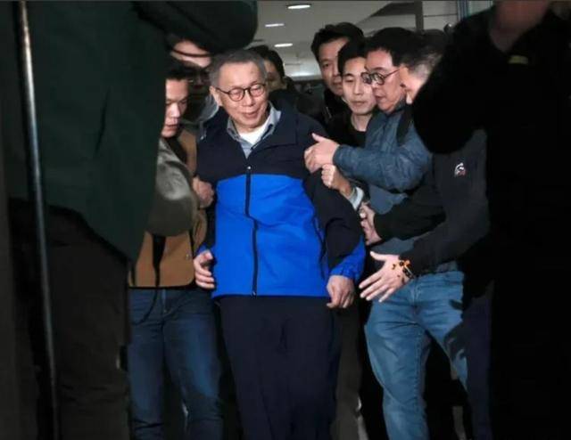 柯文哲绝处逢生<strong></p>
<p>欧尼虚拟币</strong>，岛内高官突然集体“大逃亡”，邱毅罕见发文求救