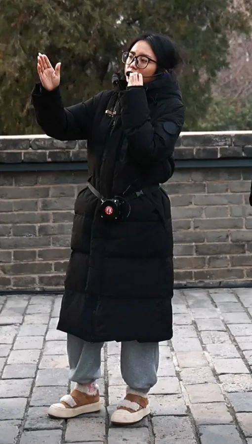 鸡窝头女士收拾漂亮上班了<strong></p>
<p>虚拟币老板</strong>！精致一年潦草一天爆红
