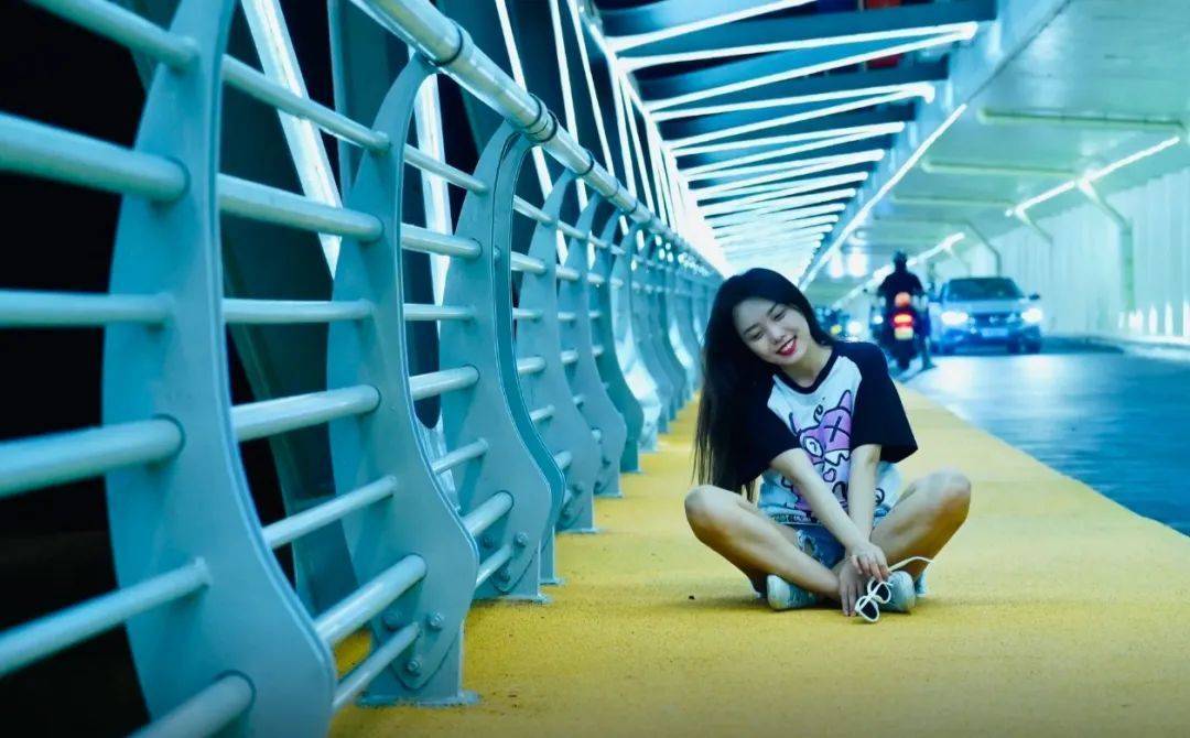 鸡窝头女士收拾漂亮上班了<strong></p>
<p>虚拟币老板</strong>！精致一年潦草一天爆红