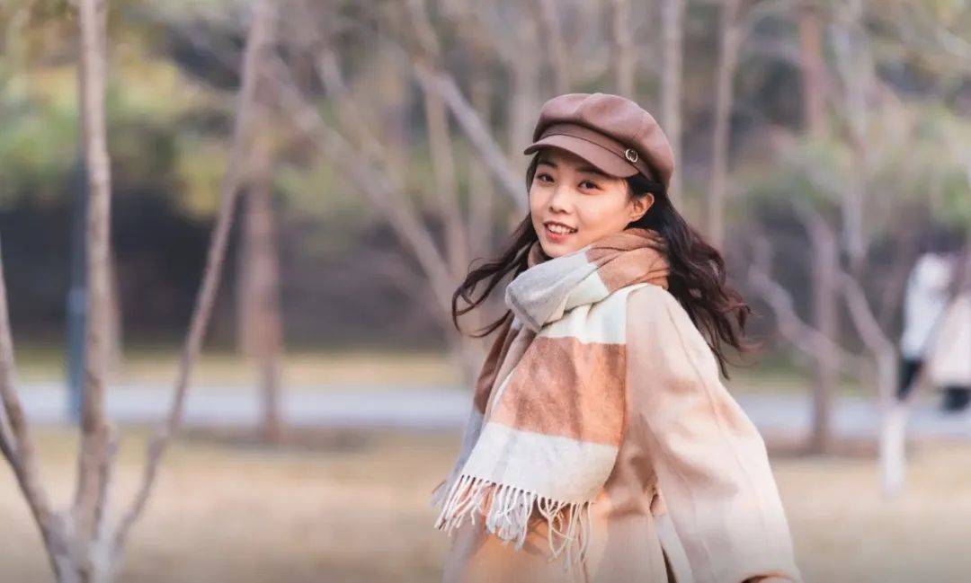 鸡窝头女士收拾漂亮上班了<strong></p>
<p>虚拟币老板</strong>！精致一年潦草一天爆红