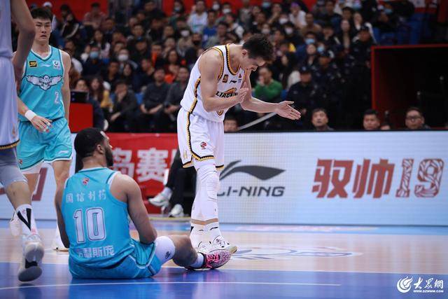 热血沸腾！青岛男篮最后三分钟14-0绝地翻盘<strong></p>
<p>sn虚拟币</strong>，队史首次单赛季双杀辽宁