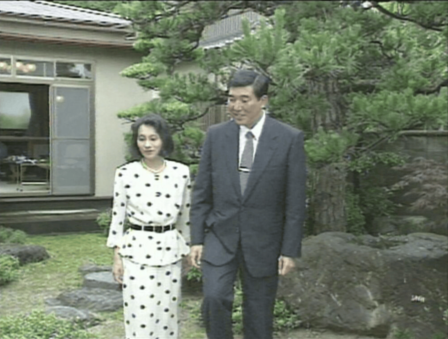 日本“第一夫人”外交首秀引关注：比丈夫人气更高<strong></p>
<p>虚拟币om</strong>，在大学校园一见钟情
