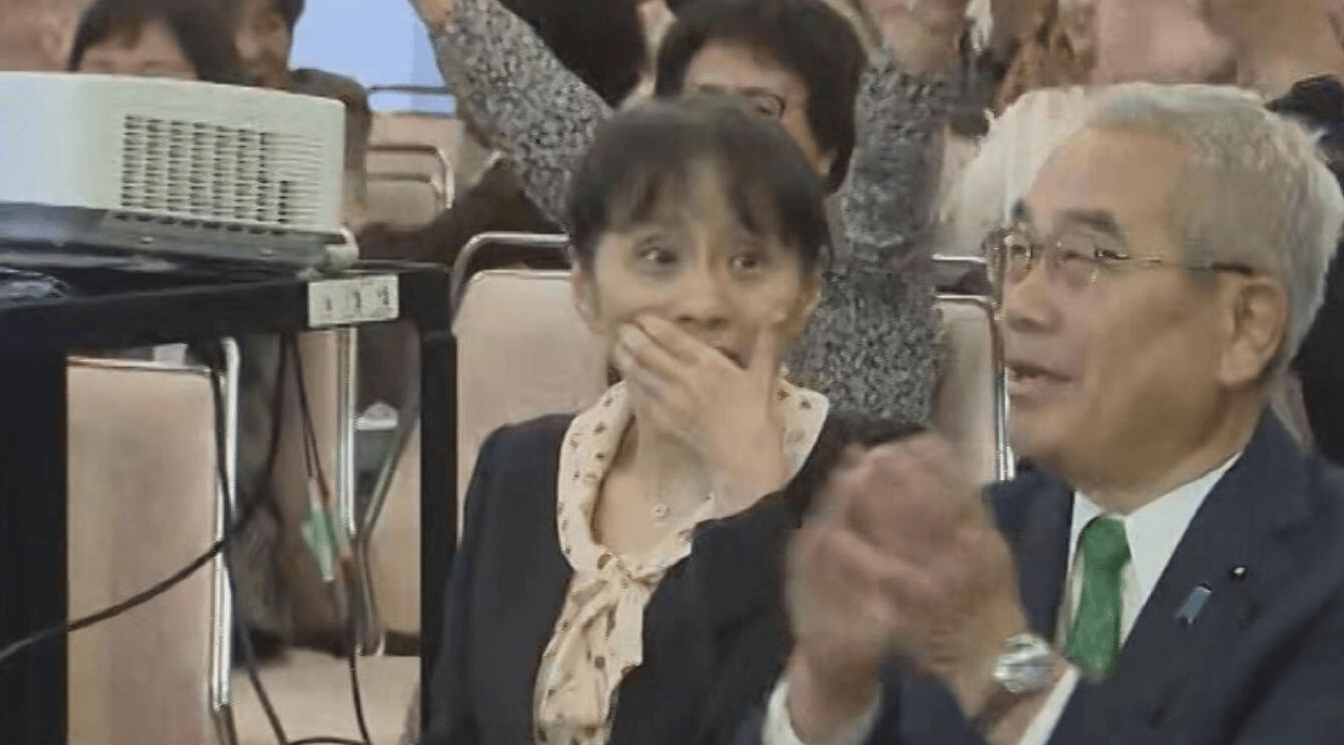 日本“第一夫人”外交首秀引关注：比丈夫人气更高<strong></p>
<p>虚拟币om</strong>，在大学校园一见钟情