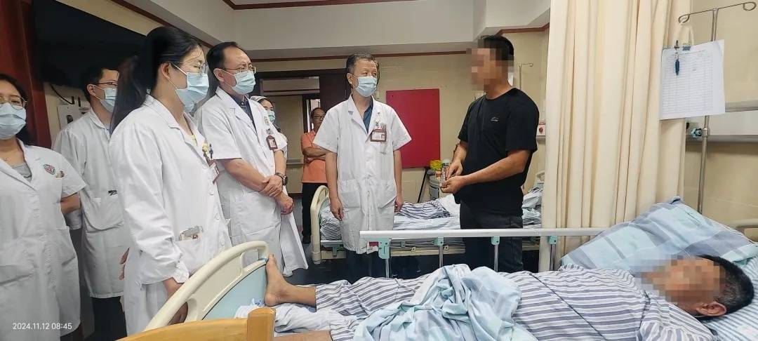 广州一“老酒鬼”路边捡到宝<strong></p>
<p>虚拟币脑词</strong>，笑着笑着倒下了……