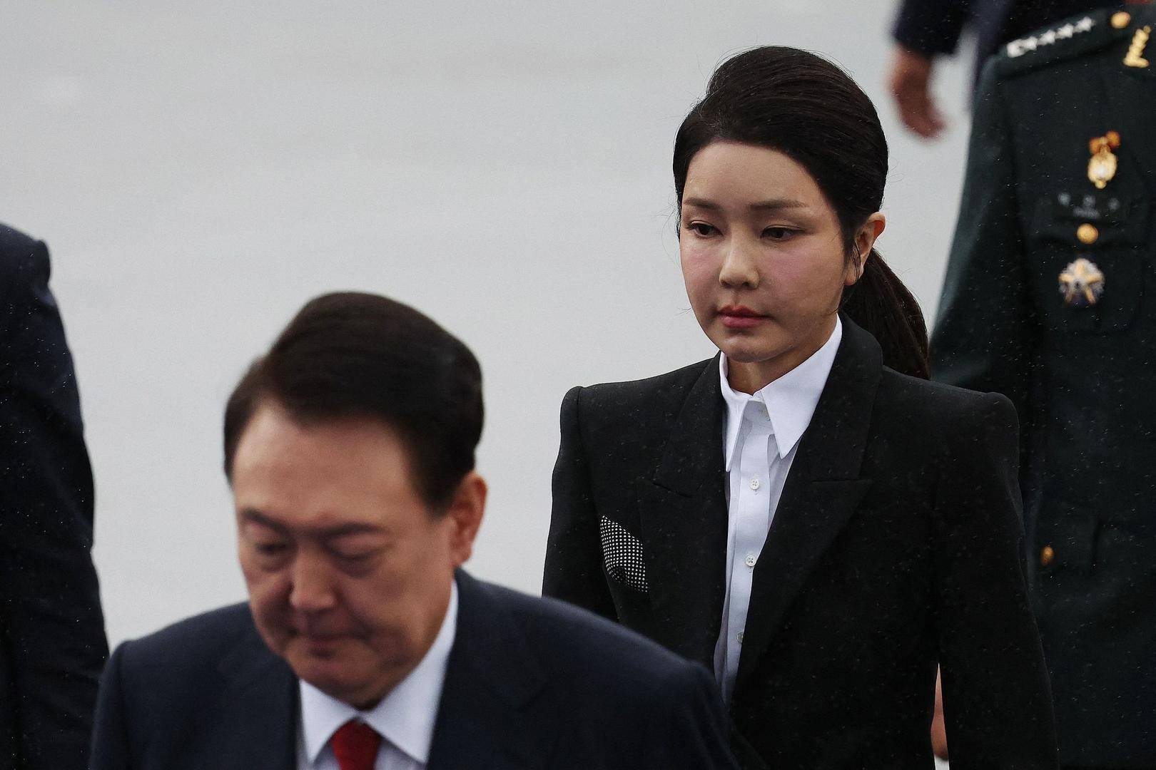 韩议员：金建希仍在总统官邸<strong></p>
<p>虚拟币脑词</strong>，“脸色很难看”，尹锡悦说她最近“吃不下东西”