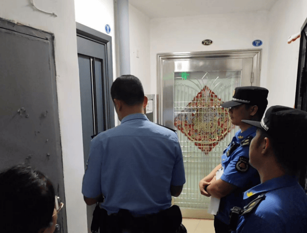 “太恶心了<strong></p>
<p>虚拟币中心</strong>！”楼上邻居将饭厅位置改成厕所……