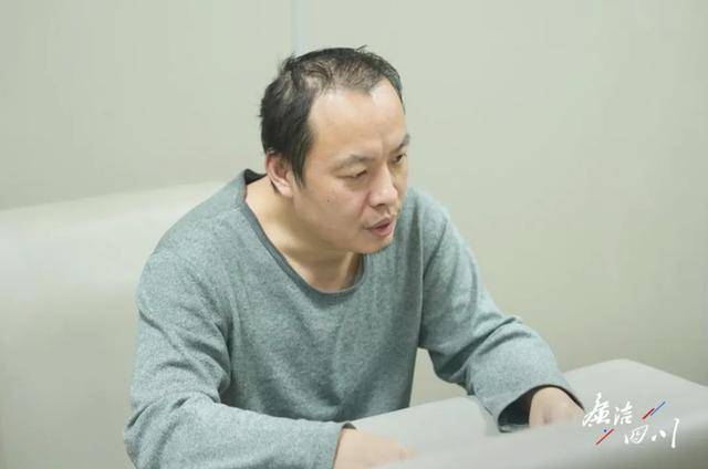 副局长杨钧<strong></p>
<p>KU虚拟币</strong>，4年4次被查处