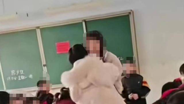 山西一老师把学生牙打掉<strong></p>
<p>松江虚拟币</strong>，家人冲进教室讨说法？官方回应