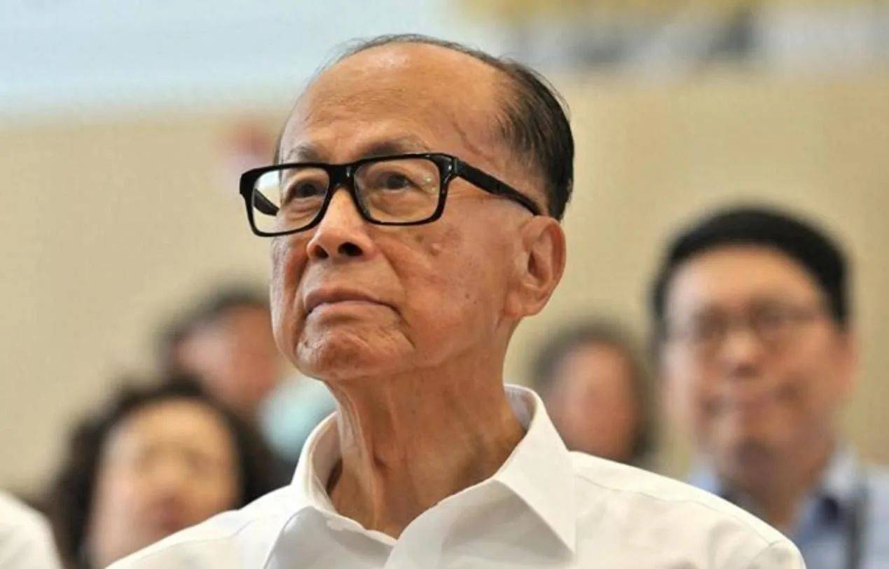 大反转！97岁李嘉诚赌输了？中方直接反将一军<strong></p>
<p>虚拟币配权</strong>，长和蒸发323亿