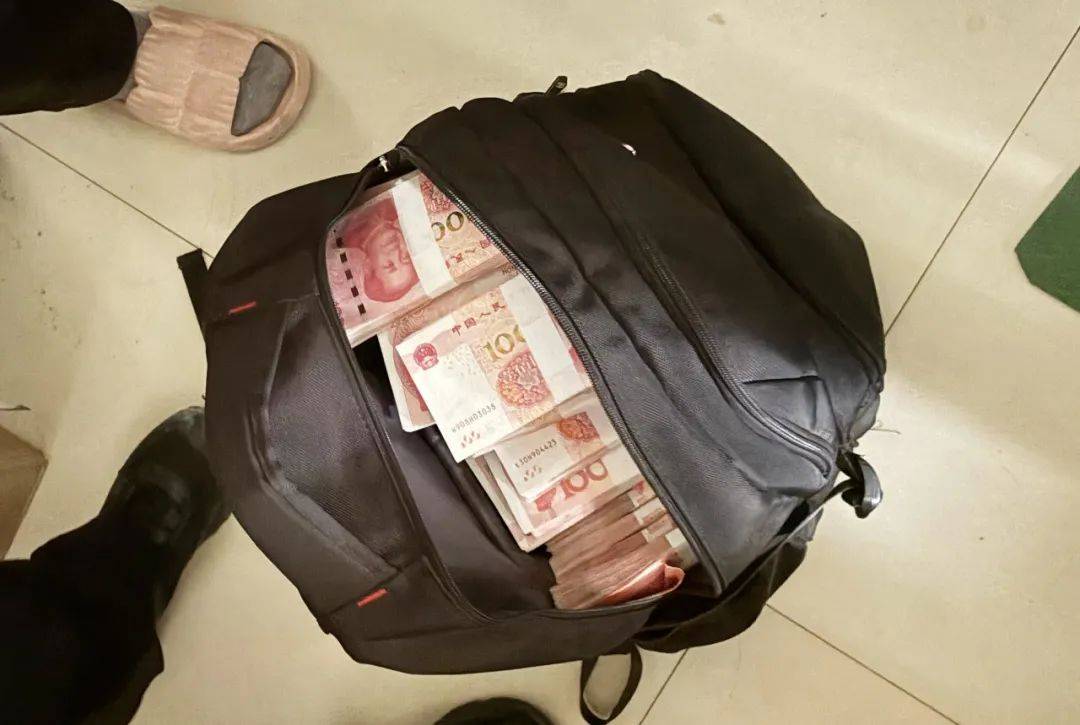 事发桂林<strong></p>
<p>虚拟币故事</strong>！背包里装的1000000元现金被警方紧急拦截