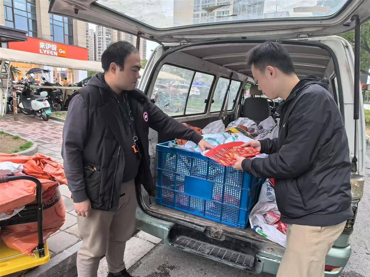 他发出的81万件快递全是电诈卡片<strong></p>
<p>虚拟币故事</strong>！武汉江岸警方破获特大诈骗案