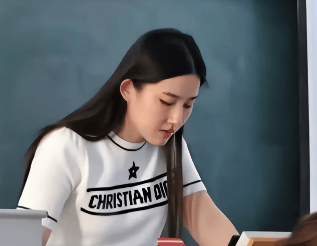 大学老师因酷似刘亦菲走红<strong></p>
<p>悟空虚拟币</strong>，真应了那句话：三分像她已是人间绝色
