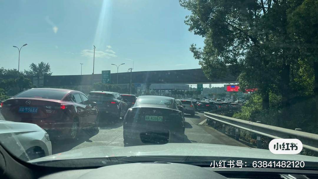 成都ETC整体失效致绕城高速堵死？12122：系成温邛高速温江收费站停电<strong></p>
<p>新款法拉利</strong>，已恢复