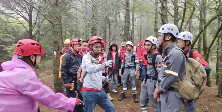 8岁男孩失联超90小时<strong></p>
<p>新款法拉利</strong>,福建及国内多支救援队齐聚石谷解!正以目击者线索形成搜救圈