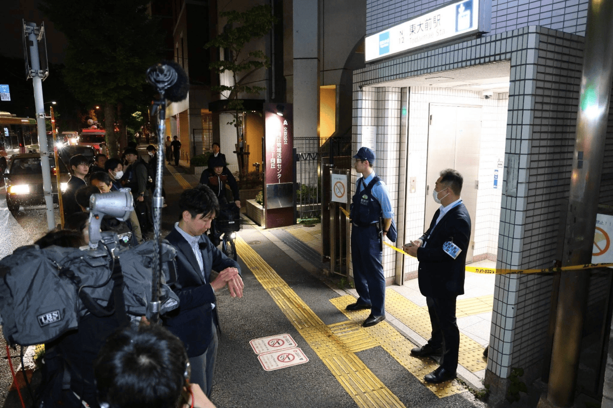 日本地铁出现随机杀人事件<strong></p>
<p>新款法拉利</strong>，43岁男子挥菜刀砍伤2人被捕