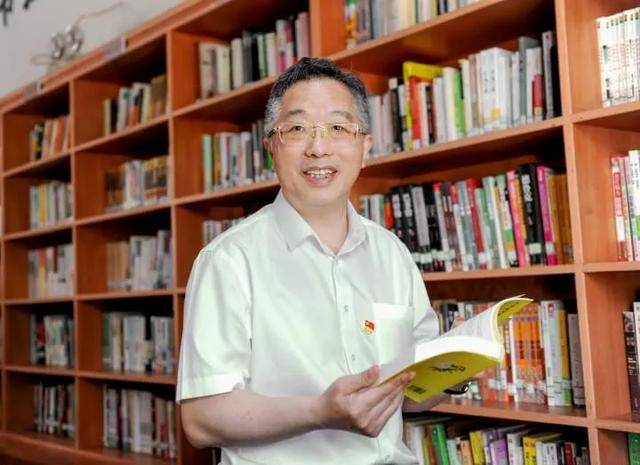 “颐云楼主人”<strong></p>
<p>北斗虚拟币</strong>，主动向省纪委投案