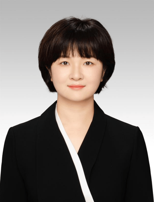 不到1年再公示<strong></p>
<p>虚拟币版通</strong>，生于1987年的李金玲，拟提名为县长候选人