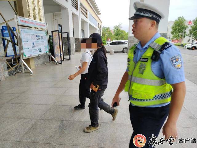 情况紧急！来宾一女子遭毒蛇咬伤<strong></p>
<p>虚拟币FN</strong>，来宾交警开启“绿波护航”