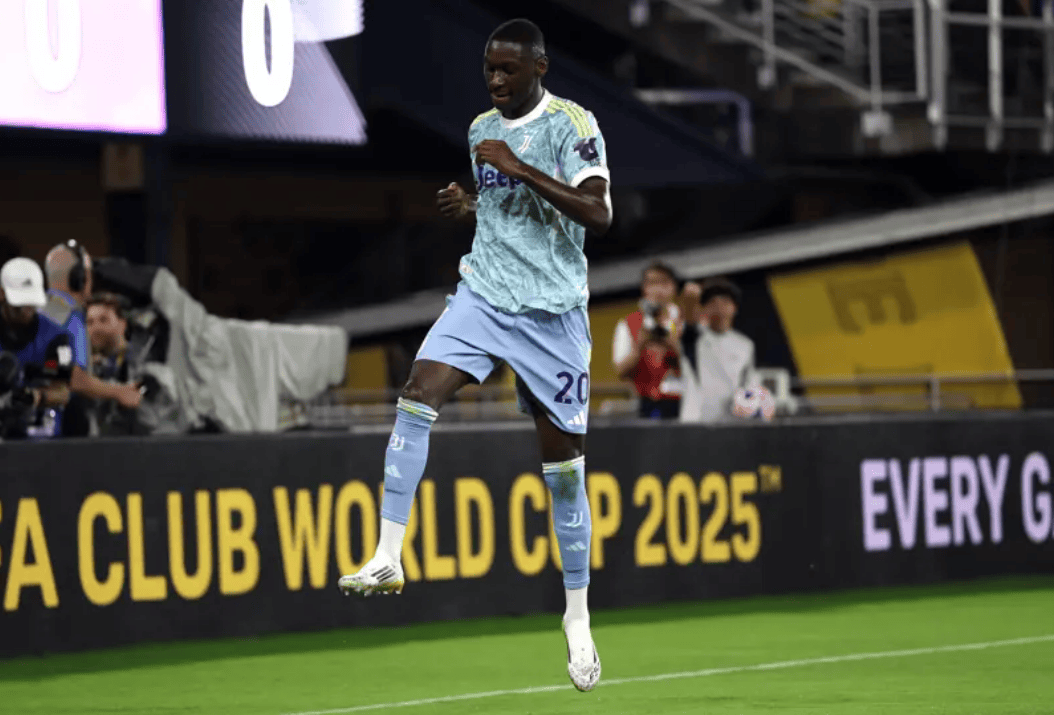 世俱杯-穆阿尼孔塞桑各2球 伊尔迪兹世界波尤文5-0横扫