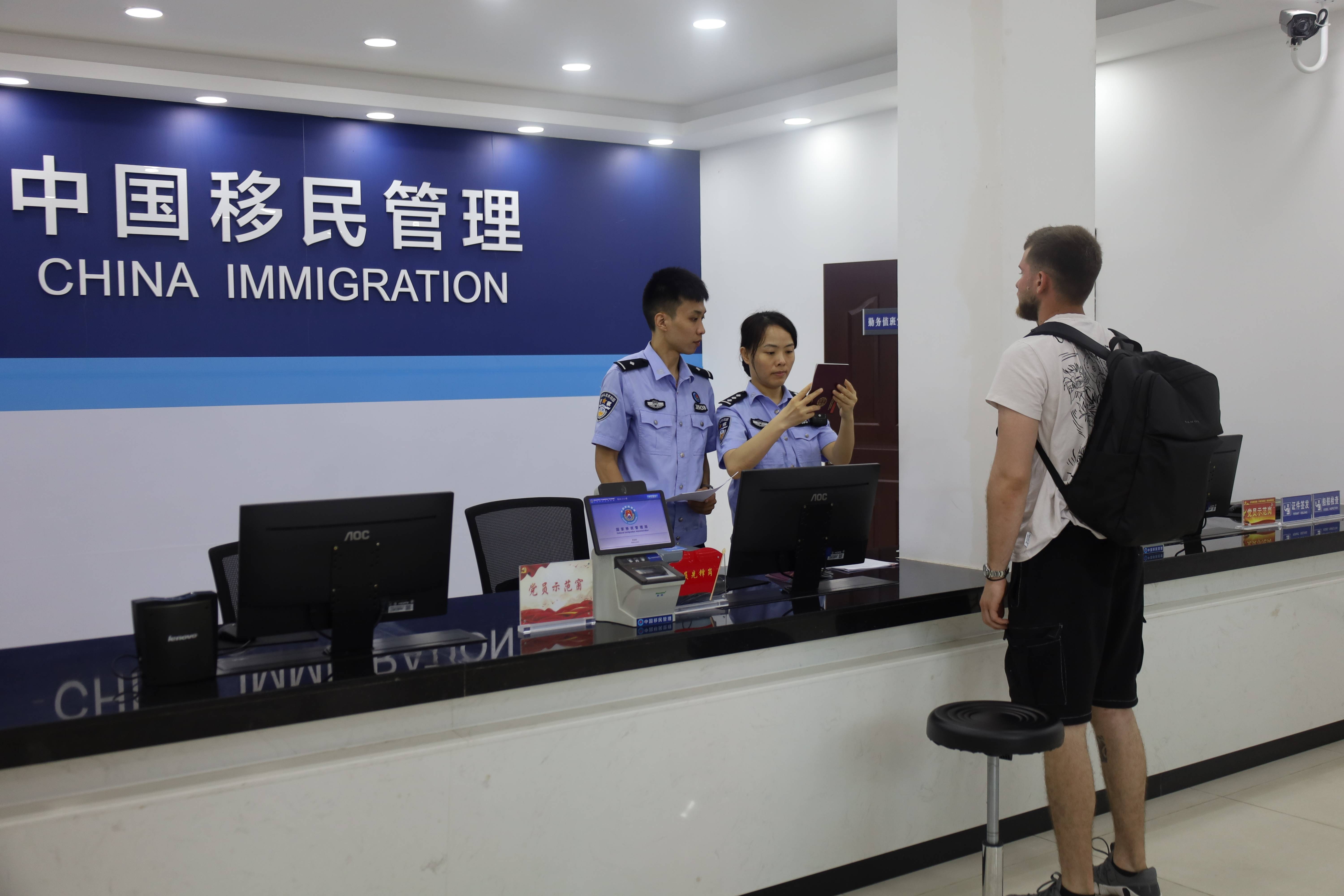 “第一次吃<strong></p>
<p>虚拟币杀猪</strong>，像吃葡萄！”外籍船员在惠州品尝荔枝