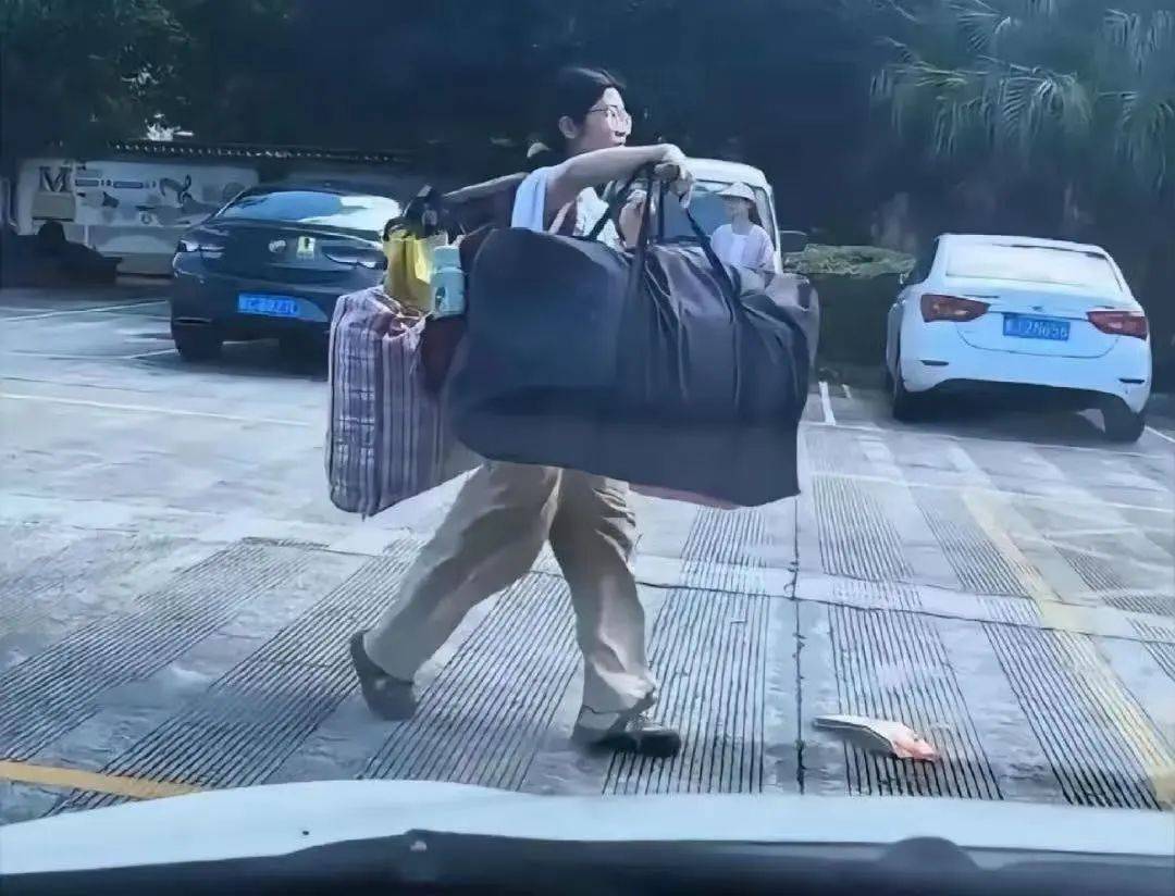 扁担女孩高考成绩出炉<strong></p>
<p>虚拟币存量</strong>，班主任：班级高考成绩好于预期