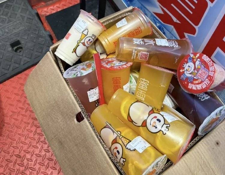 外卖大战：点20单17单免费<strong></p>
<p>各大虚拟币</strong>，骑手日赚上千不舍休息，店员累惨