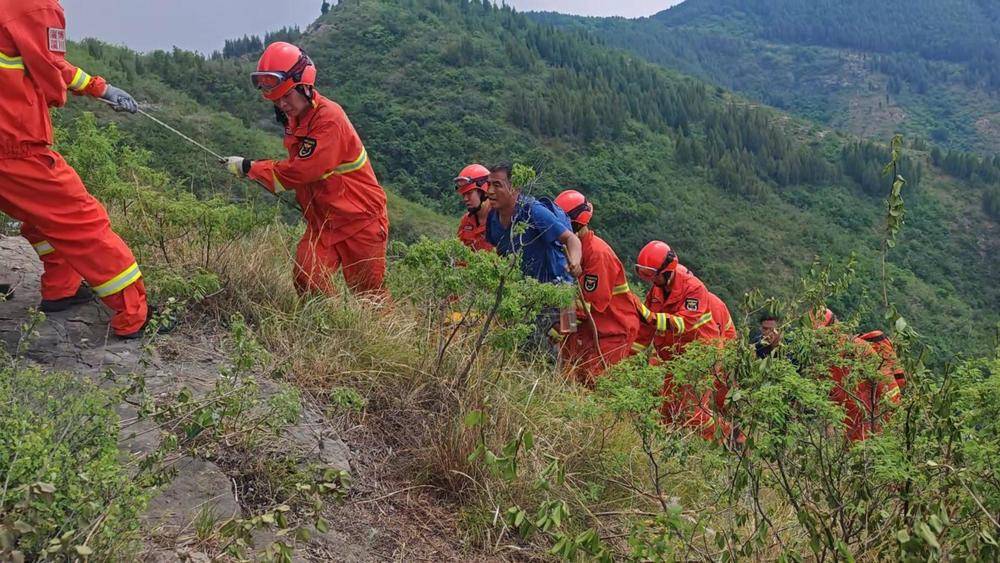 一人因登山摔伤腰部被困山底<strong></p>
<p>盗币虚拟币</strong>，淄博消防紧急救援