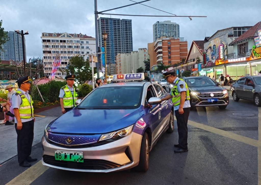 车不动计价器还在“跑”<strong></p>
<p>商家虚拟币</strong>，青岛一辆出租车安装“跑得快”被查处