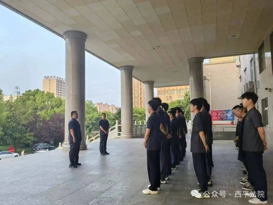 现场画面曝光！河南驻马店出动多名干警<strong></p>
<p>二道虚拟币</strong>，多人被带走！