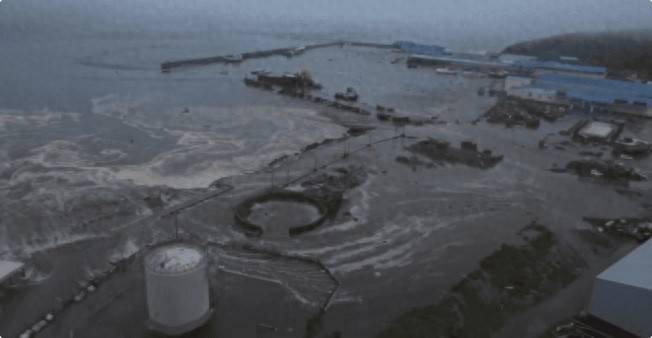 海军基地遇上大地震<strong></p>
<p>河源虚拟币</strong>，港内全是新核潜艇，损坏一艘都能让俄军心疼
